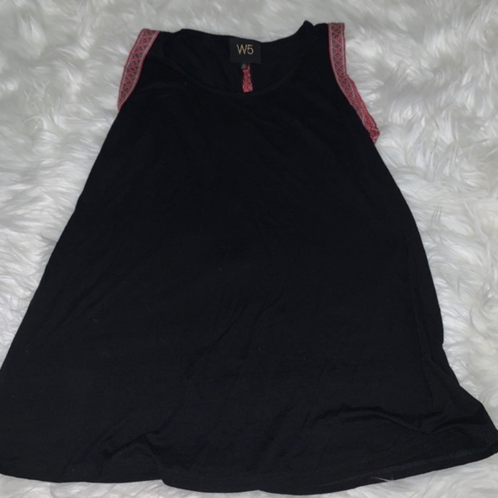 W5 black top